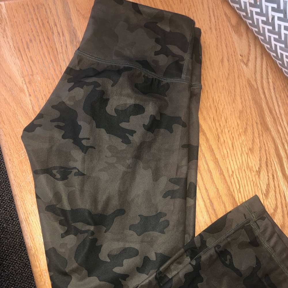 nwot camo lulu lemon leggings